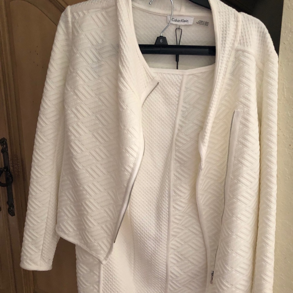Misses suit